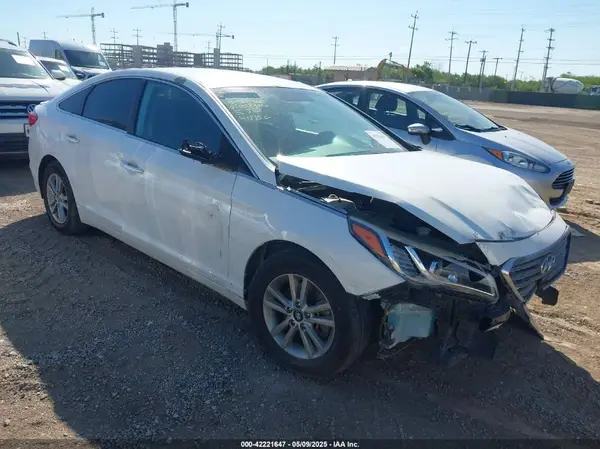5NPE24AF6HH498150 2017 HYUNDAI SONATA - Image 1