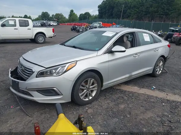 5NPE24AF6HH504108 2017 HYUNDAI SONATA - Image 2