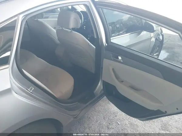 5NPE24AF6HH509650 2017 HYUNDAI SONATA - Image 8