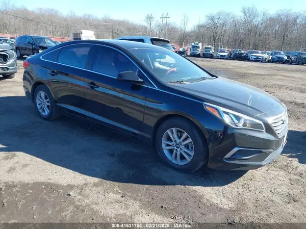 5NPE24AF6HH510653 2017 HYUNDAI SONATA - Image 1