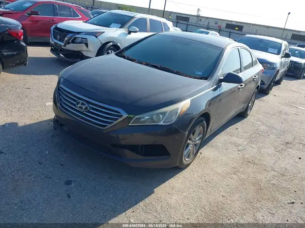 5NPE24AF6HH510846 2017 HYUNDAI SONATA - Image 2