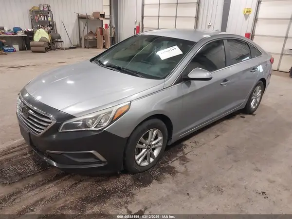 5NPE24AF6HH517327 2017 HYUNDAI SONATA - Image 2