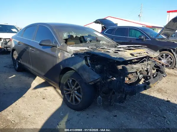 5NPE24AF6HH520194 2017 HYUNDAI SONATA - Image 1