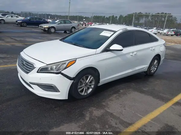 5NPE24AF6HH520468 2017 HYUNDAI SONATA - Image 2