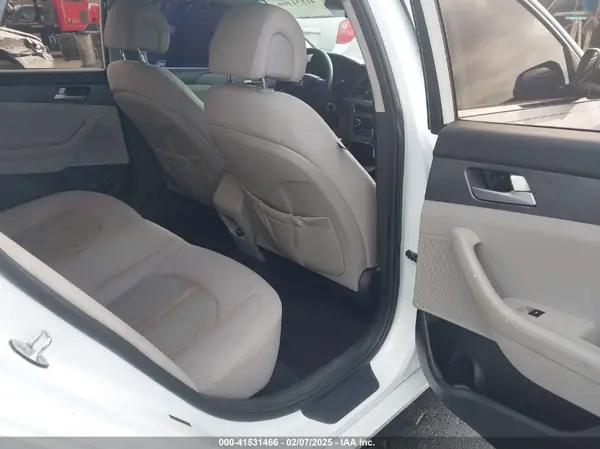 5NPE24AF6HH520468 2017 HYUNDAI SONATA - Image 8