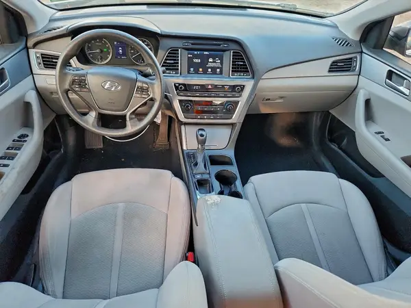 5NPE24AF6HH523189 2017 HYUNDAI SONATA - Image 8