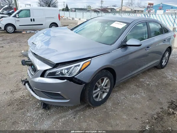5NPE24AF6HH526075 2017 HYUNDAI SONATA - Image 2