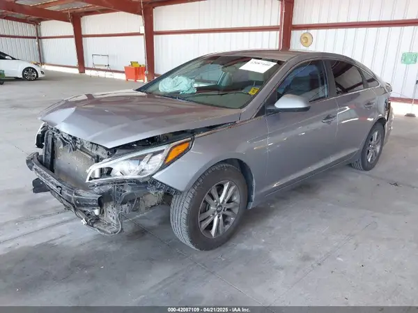 5NPE24AF6HH527968 2017 HYUNDAI SONATA - Image 2