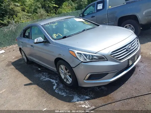 5NPE24AF6HH529946 2017 HYUNDAI SONATA - Image 1