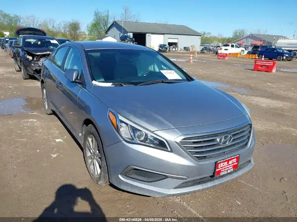 5NPE24AF6HH545869 2017 HYUNDAI SONATA - Image 1