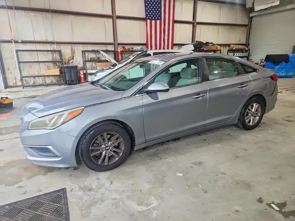 5NPE24AF6HH546035 2017 HYUNDAI SONATA - Image 1