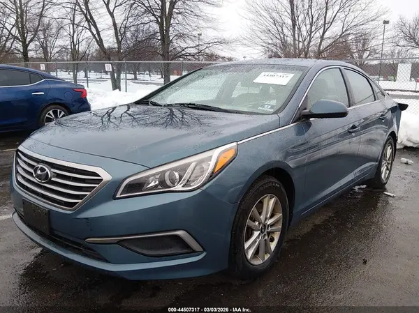 5NPE24AF6HH550635 2017 HYUNDAI SONATA - Image 2
