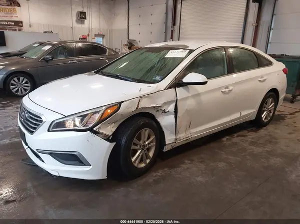 5NPE24AF6HH554359 2017 HYUNDAI SONATA - Image 2