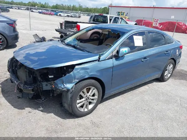5NPE24AF6HH555320 2017 HYUNDAI SONATA - Image 2
