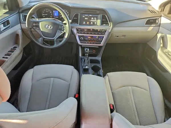 5NPE24AF6HH556046 2017 HYUNDAI SONATA - Image 8