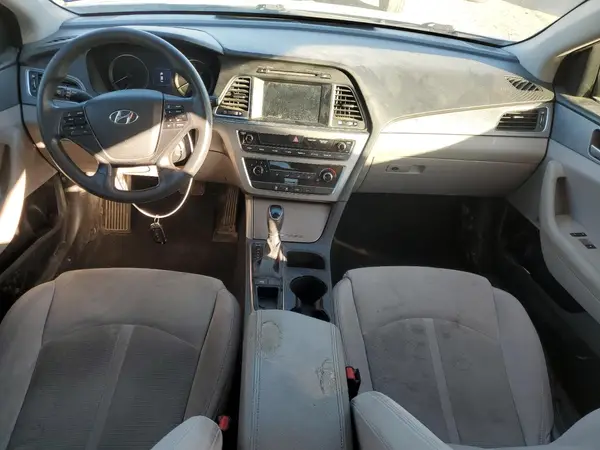 5NPE24AF6HH556385 2017 HYUNDAI SONATA - Image 8