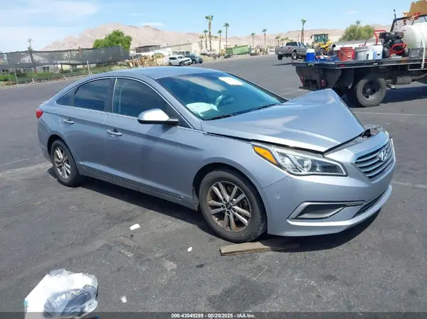 5NPE24AF6HH561666 2017 HYUNDAI SONATA - Image 1