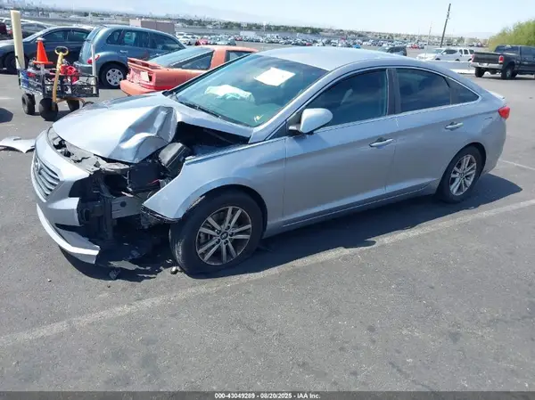 5NPE24AF6HH561666 2017 HYUNDAI SONATA - Image 2