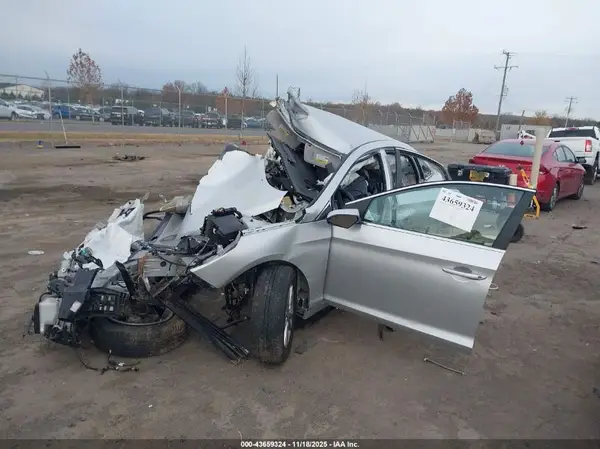 5NPE24AF6HH563398 2017 HYUNDAI SONATA - Image 2