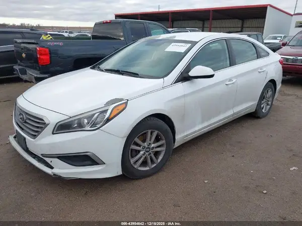 5NPE24AF6HH566172 2017 HYUNDAI SONATA - Image 2