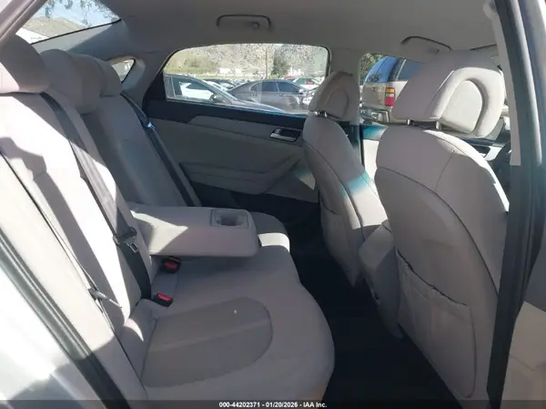 5NPE24AF6HH570481 2017 HYUNDAI SONATA - Image 8
