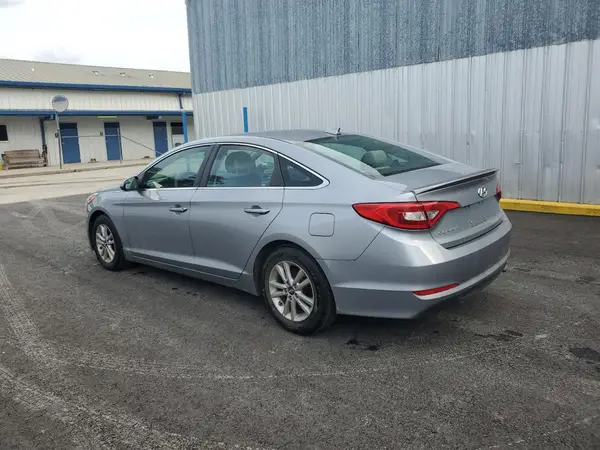 5NPE24AF6HH576457 2017 HYUNDAI SONATA - Image 2