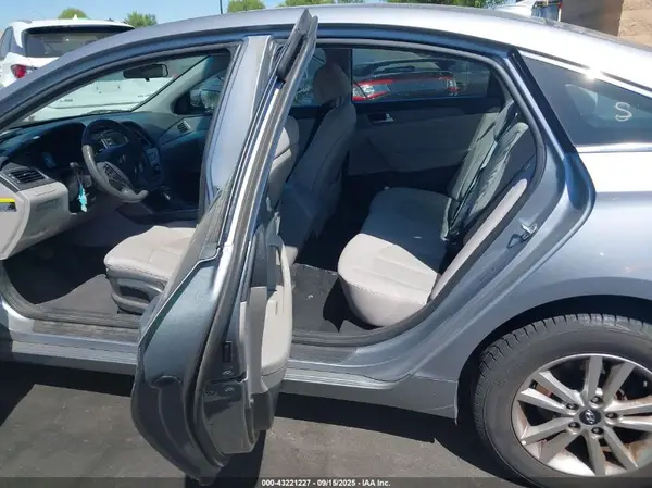 5NPE24AF6HH577950 2017 HYUNDAI SONATA - Image 8