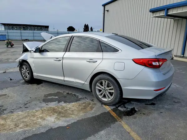 5NPE24AF6HH588821 2017 HYUNDAI SONATA - Image 2