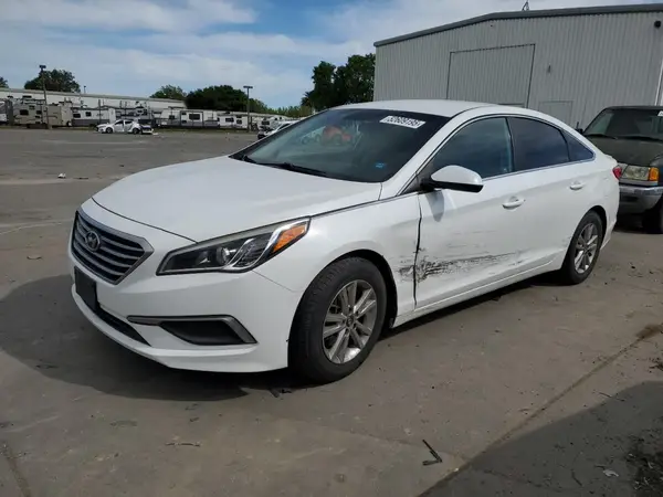5NPE24AF6HH590374 2017 HYUNDAI SONATA - Image 1