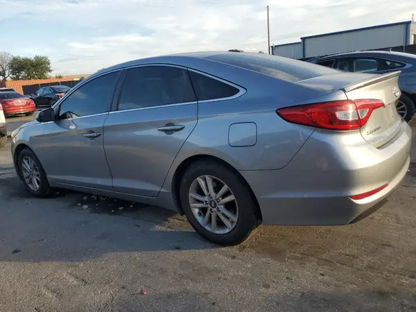 5NPE24AF6HH592352 2017 HYUNDAI SONATA - Image 2