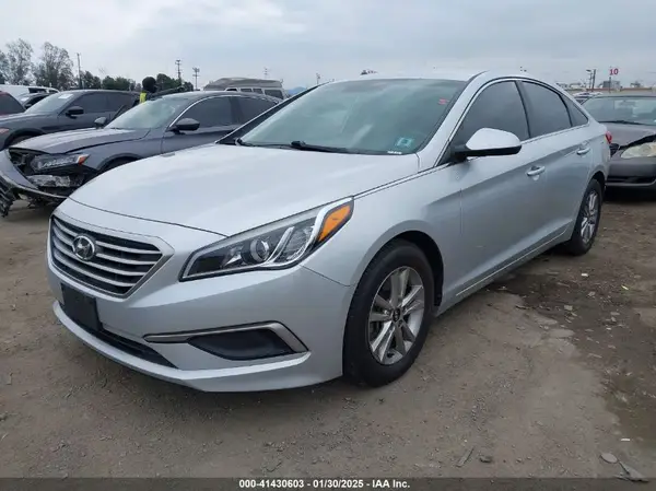 5NPE24AF6HH593095 2017 HYUNDAI SONATA - Image 2