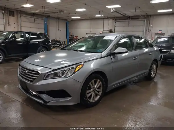 5NPE24AF6HH595381 2017 HYUNDAI SONATA - Image 2
