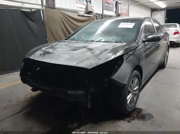 5NPE24AF6HH596000 2017 HYUNDAI SONATA - Image 2