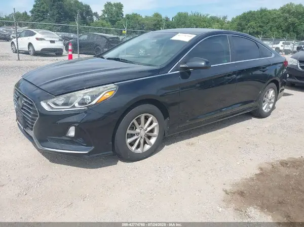 5NPE24AF6JH599582 2018 HYUNDAI SONATA - Image 2