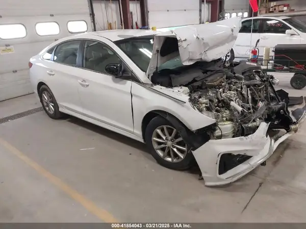 5NPE24AF6JH601623 2018 HYUNDAI SONATA - Image 1