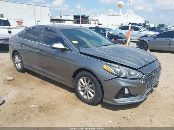 5NPE24AF6JH620138 2018 HYUNDAI SONATA - Image 1