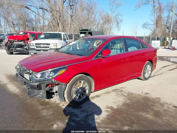 5NPE24AF6JH635576 2018 HYUNDAI SONATA - Image 2