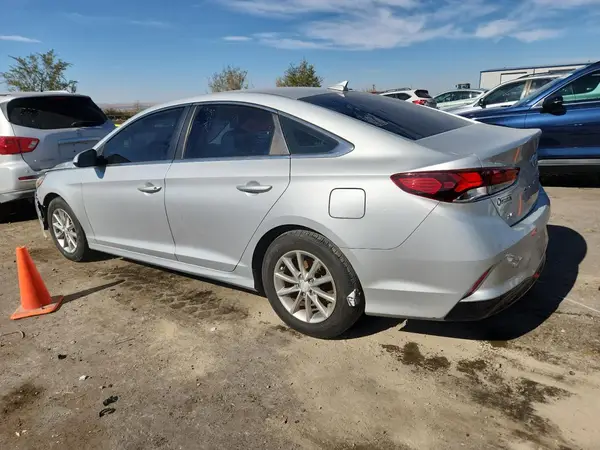 5NPE24AF6JH676869 2018 HYUNDAI SONATA - Image 2