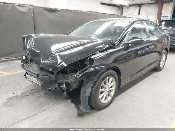 5NPE24AF6JH677147 2018 HYUNDAI SONATA - Image 2