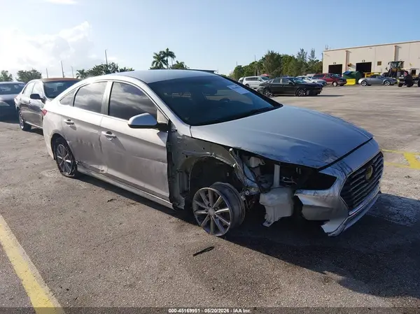 5NPE24AF6JH677715 2018 HYUNDAI SONATA - Image 1