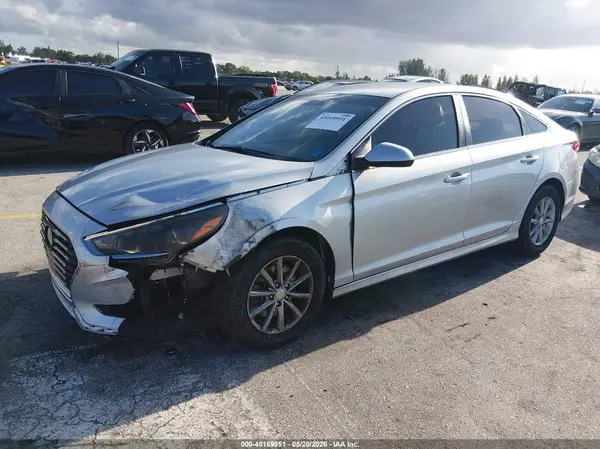 5NPE24AF6JH677715 2018 HYUNDAI SONATA - Image 2