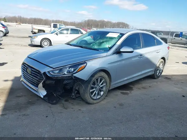 5NPE24AF6JH677956 2018 HYUNDAI SONATA - Image 2