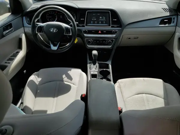 5NPE24AF6JH685555 2018 HYUNDAI SONATA - Image 8