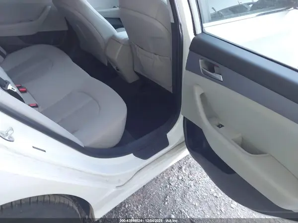 5NPE24AF6JH695499 2018 HYUNDAI SONATA - Image 8