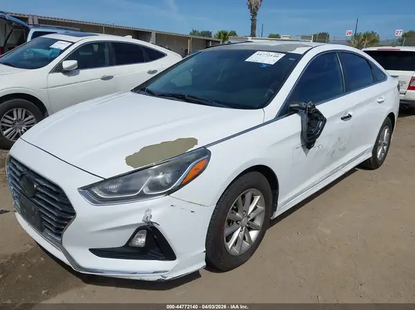 5NPE24AF6JH697723 2018 HYUNDAI SONATA - Image 2
