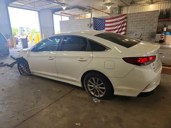 5NPE24AF6JH701124 2018 HYUNDAI SONATA - Image 2