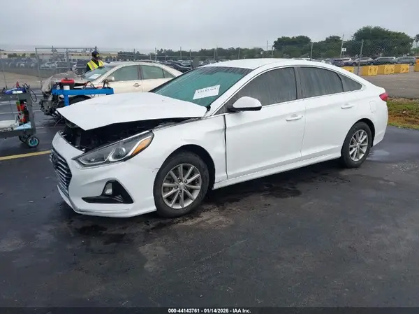 5NPE24AF6JH710082 2018 HYUNDAI SONATA - Image 2