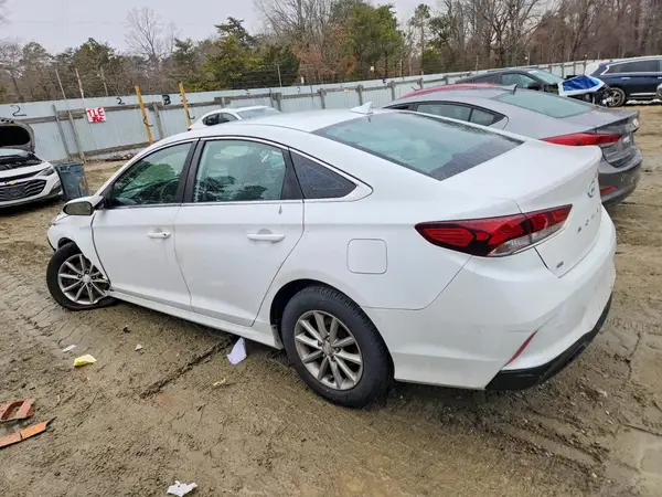 5NPE24AF6JH714102 2018 HYUNDAI SONATA - Image 2