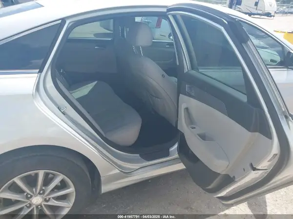 5NPE24AF6KH746694 2019 HYUNDAI SONATA - Image 8