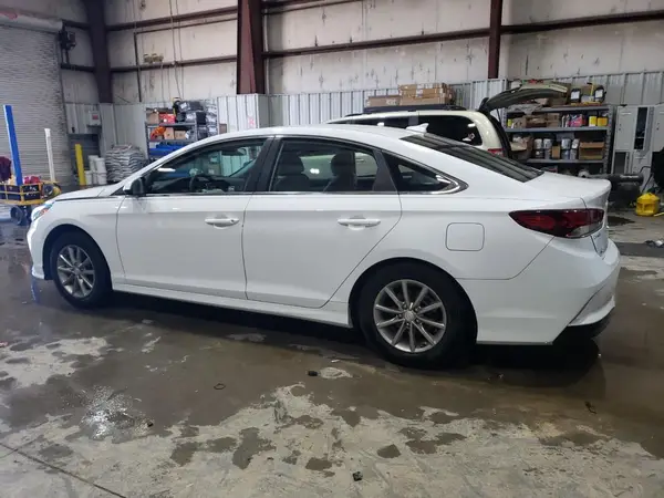 5NPE24AF6KH747022 2019 HYUNDAI SONATA - Image 2